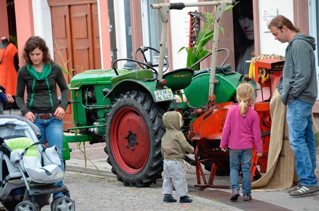 Alte Landmaschinen und Traktoren wurden in der Markgrafenstrae ausgestellt.