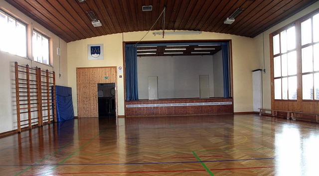 Auf den ersten Blick sieht die Halle i...Gebude hat etliche Mngel und Mankos.  | Foto: Marlies Jung-Knoblich