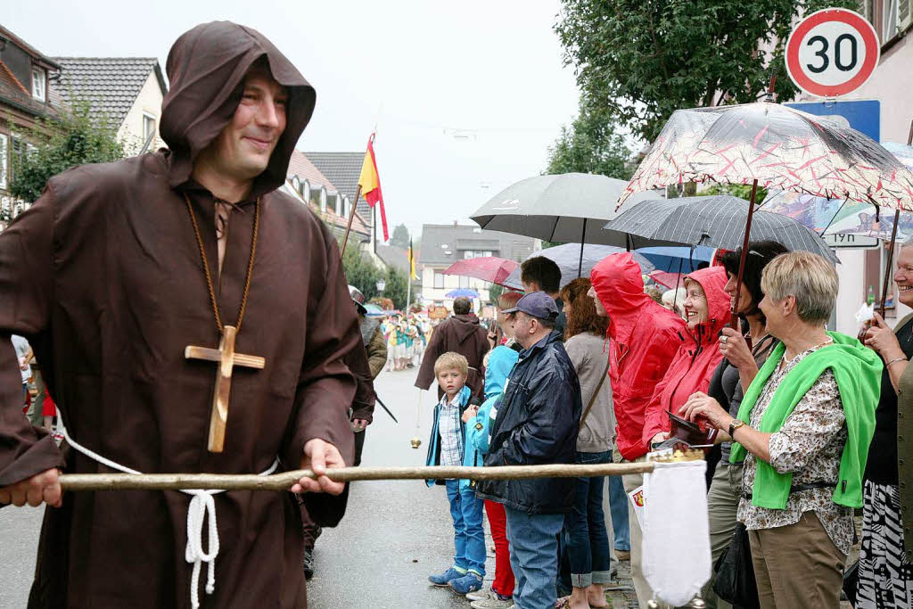 Der Nieselregen konnte der bunten Umzugsschau beim Kippenheimer Dorffest nichts anhaben.