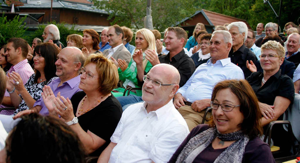 Ausgelassene Stimmung und farbenfrohe Kostme: Impressionen von der Premiere von Robin Hood in Seelbach.