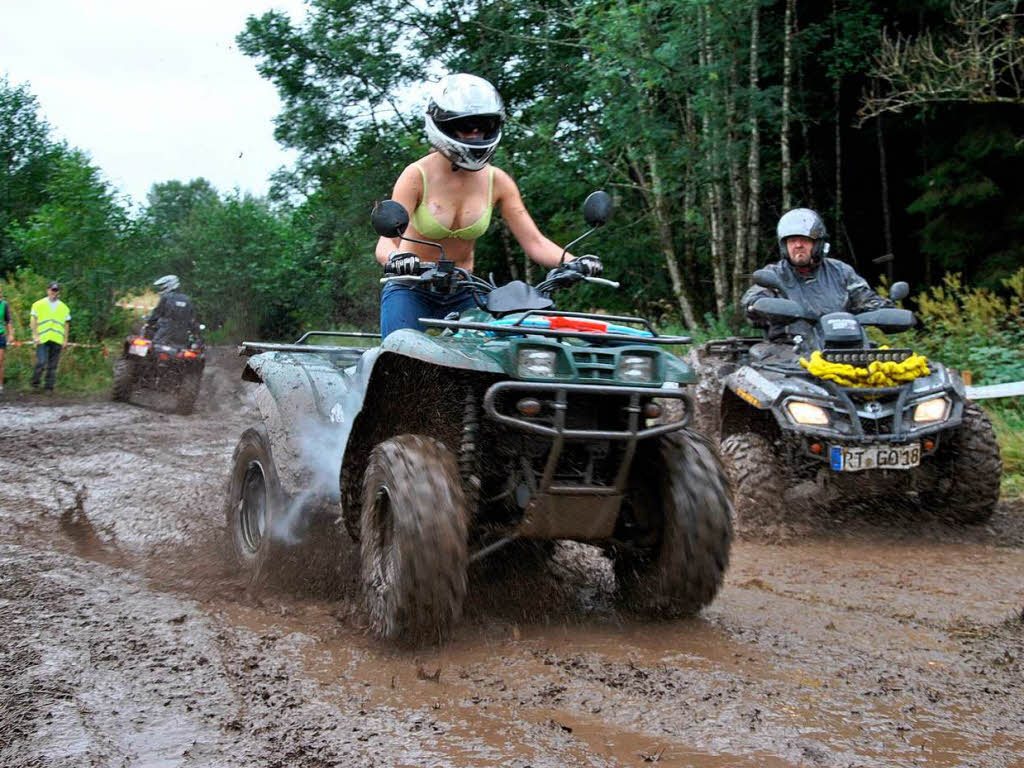 Über Stock und Stein und durch Matsch und Schlamm ging’s beim fünften Offroad-Abenteuer in Hottingen. Über Stock und Stein und durch Matsch und Schlamm ging’s beim fünften Offroad-Abenteuer in Hottingen.