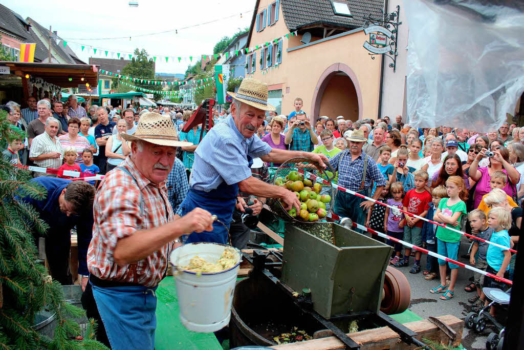 Brauchtum und Wein zogen viele Gste nach Eichstetten und Merdingen