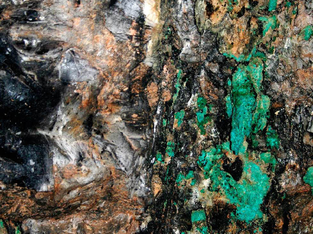 In dem sogenannten grnen Gewlbe findet man einzigartige Erze: grne Kupferminerale und an der Decke Azurit und Malachit.