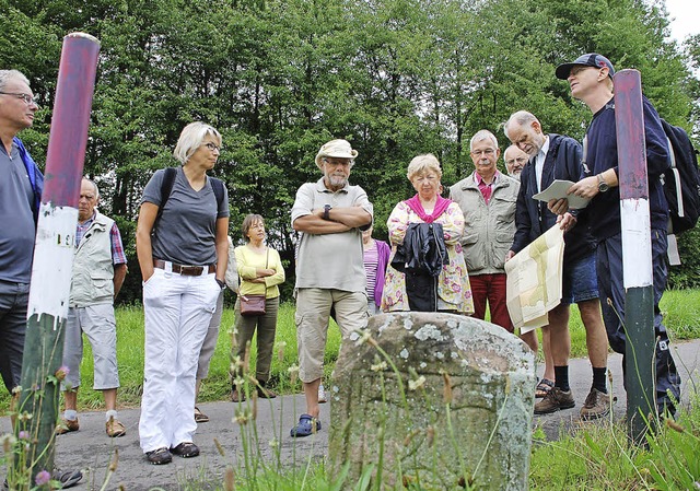 Durch Stangen geschtzt: ein  mehr als...ts: Gefallenendenkmal bei Fessenbach.   | Foto: Fotos: Siefke