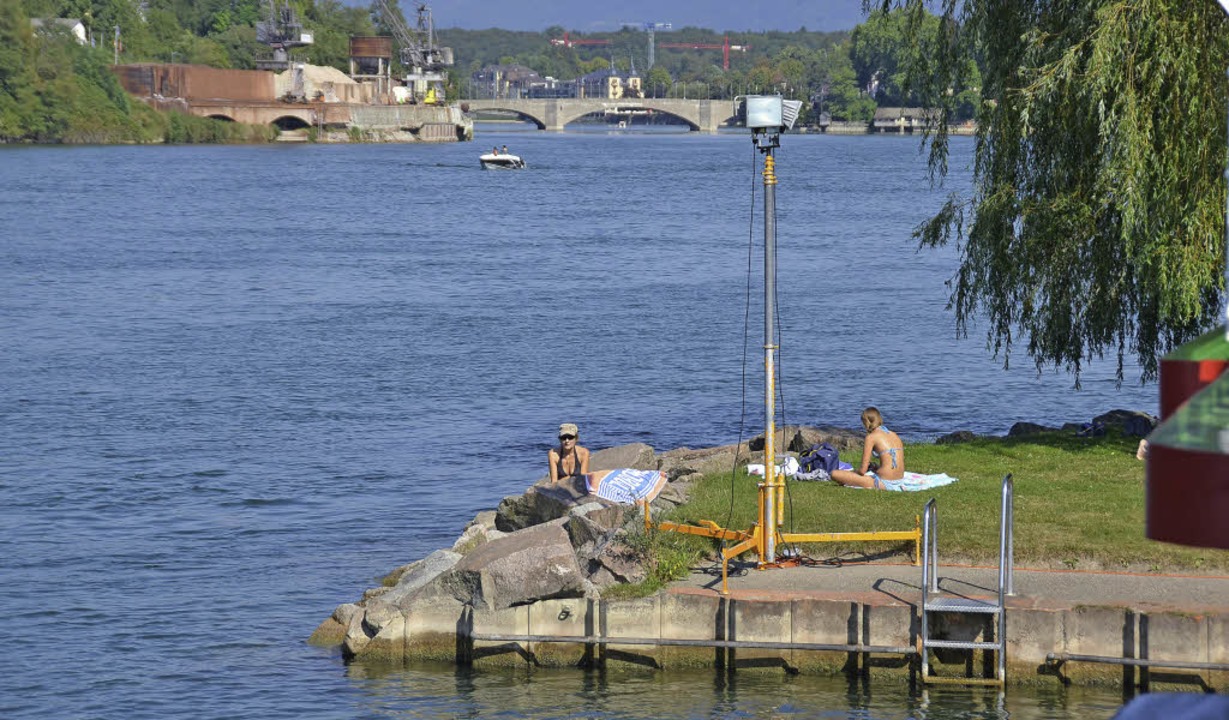 Verbindendes Element: der Rhein, hier ...en Strandbad aufwrts zur Rheinbrcke.  | Foto: Peter Gerigk/Petra Wunderle (5)