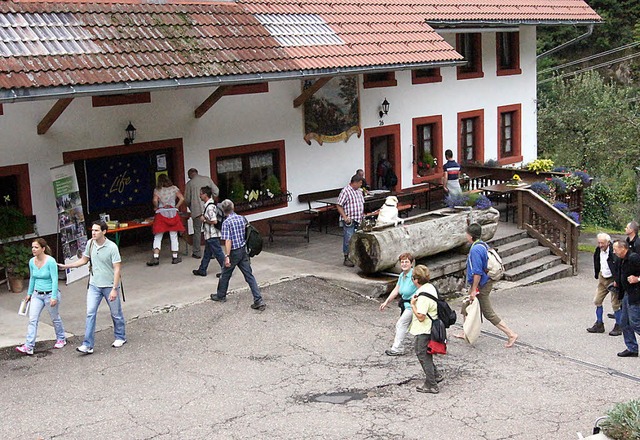 Reger Wanderverkehr herrschte am Schneiderbauernhof.  | Foto: Gutjahr