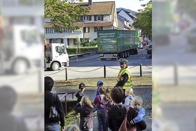 Polizei bereitet Erstklssler auf Schulweg vor