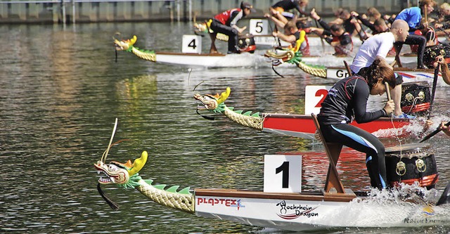 Spannende Rennen mit Drachenbooten.   | Foto: Hochrheinpaddler