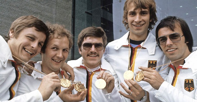 Thomas Bach (Mitte)  1976 in Montreal mit Mannschaftsgold im Florett  | Foto: dpa Deutsche Presse-Agentur