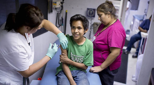 Die Impfung von Mttern und Kindern ge... noch immer nicht selbstverstndlich.   | Foto: AFP