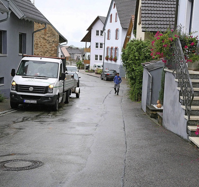 Sanierungsfall: die Oberdorfstrae in Wallburg.  | Foto: Decoux-Kone