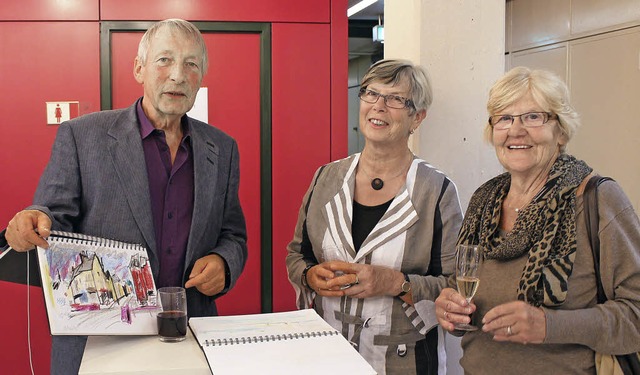 Willi Raiber, Edith Meier und Lilo Nm... links) bei der Vernissage im Rathaus.  | Foto: Luisa Koch