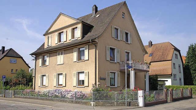 Das 1928 gebaute &#8222;Hebammenhaus&#8220; birgt heute drei Wohnungen.  | Foto: Petra Wunderle