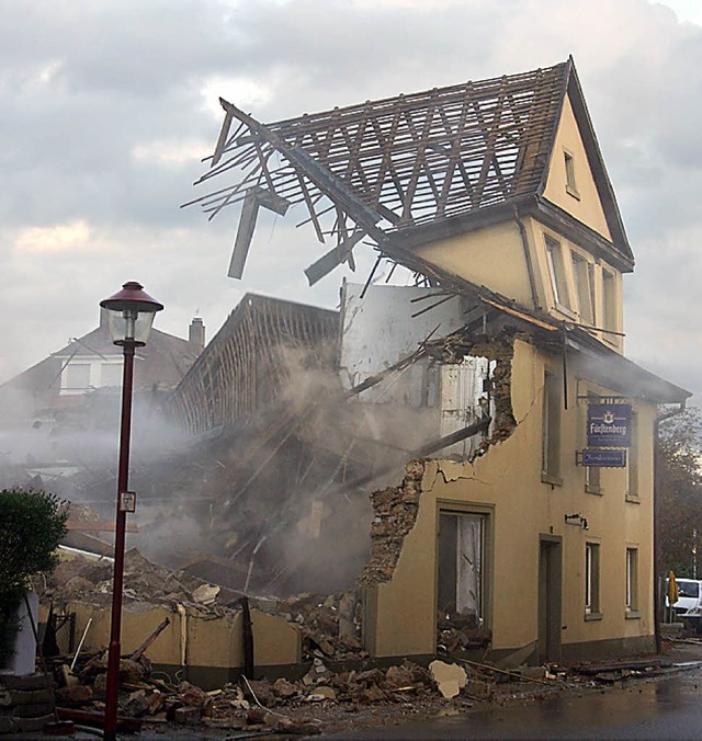 Fiel dem Abrissbagger zum Opfer: das Gasthaus Traube   | Foto: BZ