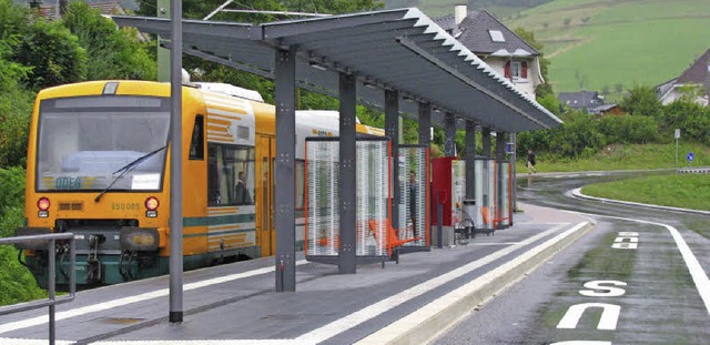 Wenn der Zug im Stundentakt am Kopfbah...ur Weiterfahrt ins Obertal meist leer.  | Foto: M. Lange