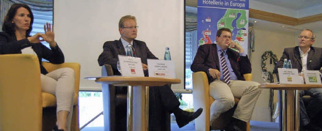 Rita Schwarzelhr-Sutter (SPD), Thomas... Dehoga mit Gastwirten und Hoteliers.   | Foto: Claudia Renk