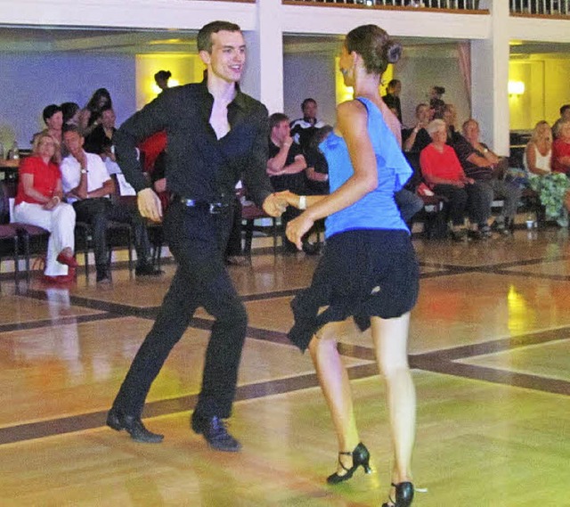 Das Meisterpaar Jan Hug und Sarah Mohr beim Jive  | Foto: Tanzschule