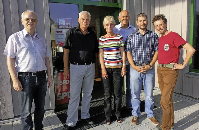 Rainer Stickelberger (zweiter von links) und die Lehrervertreter   | Foto: ZVG