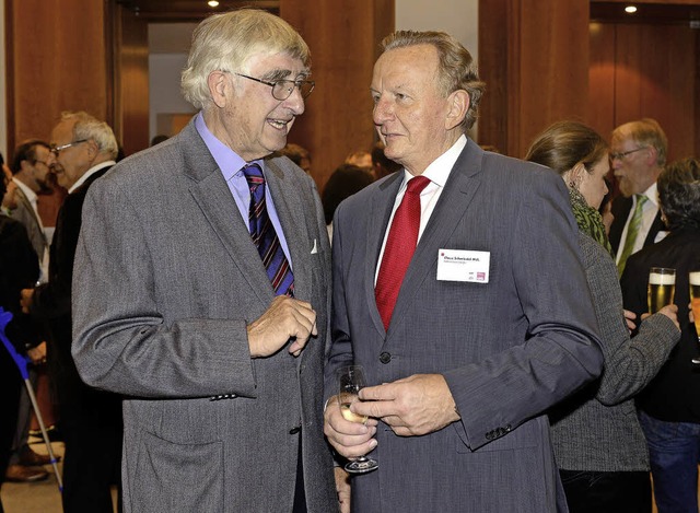Alt-OB Rolf Bhme (links) im Gesprch ...el, dem Chef der SPD-Landtagsfraktion   | Foto: Ingo Schneider
