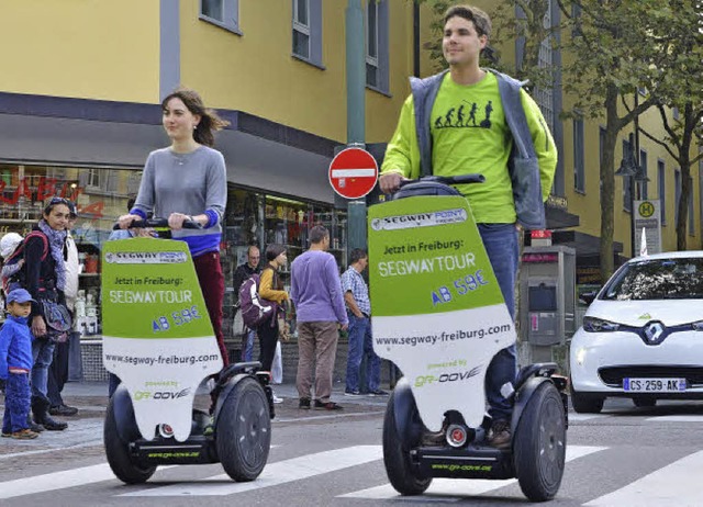 Eine Parade der elektrischen Fahrzeuge... E-Mobilitt &#8211; hier die Segways.  | Foto: Barbara Ruda