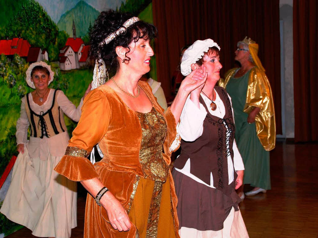 Die mittelalterlichen Tnze der Raitbacher Frauen waren ein Hhepunkt des Festaktes