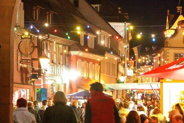 Fotos: Tausende bummeln bei der Endinger Lichternacht