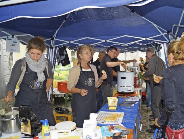 Der Verkaufspreis einer Waffel entspra...r eine lebenswichtige Tetanus-Impfung.  | Foto: Charlotte Wittnebel