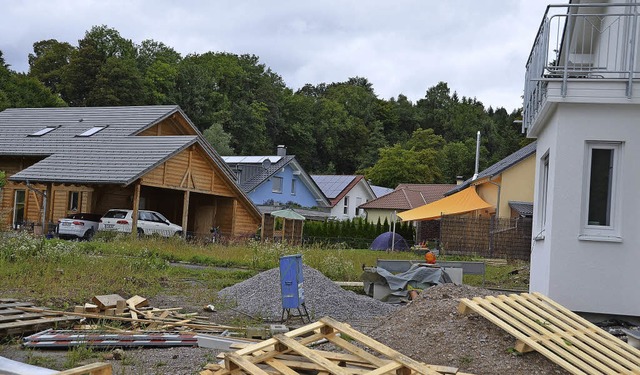 Im Schpfebachtal entstand vor etwa f...ringen Abstnde zwischen den Husern.   | Foto: Axel Kremp