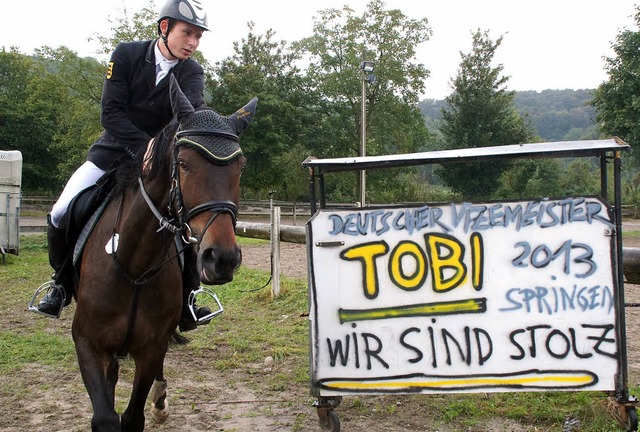 Reitturnier in Kenzingen: Die Teilnehm...iorenmeister Tobias Schwarz war dabei.  | Foto: ILona Hge