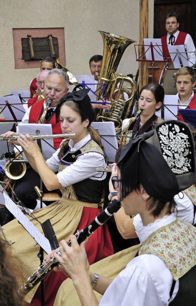 In der &#8222;Musiker-Trnke&#8220; de...ederrimsingen genau den richtigen Ton.  | Foto: Thomas Kunz