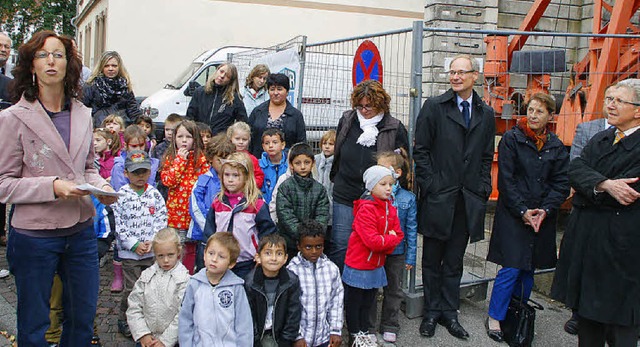 Sabine Jestand begrte mit den Kinder...rmeister Karl Langensteiner-Schnborn.  | Foto: H. FSSEL