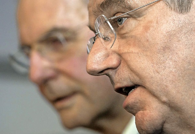 Jacques Rogge tritt in den Hintergrund, Thomas Bach in den Vordergrund.   | Foto: dpa