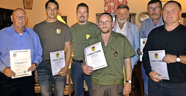 Ehrungen bei der Reservistenkameradsch...wie Otto Klemm und Markus Gerspacher.   | Foto: Privat