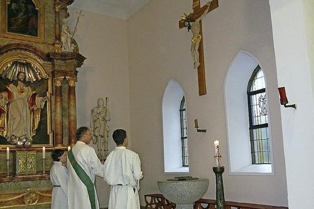 Neues Kreuz für die Kirche in Strittmatt