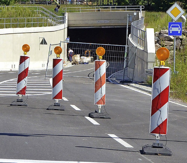 Bald ist es soweit: Die Zollfreie wird freigegeben.   | Foto: Senf