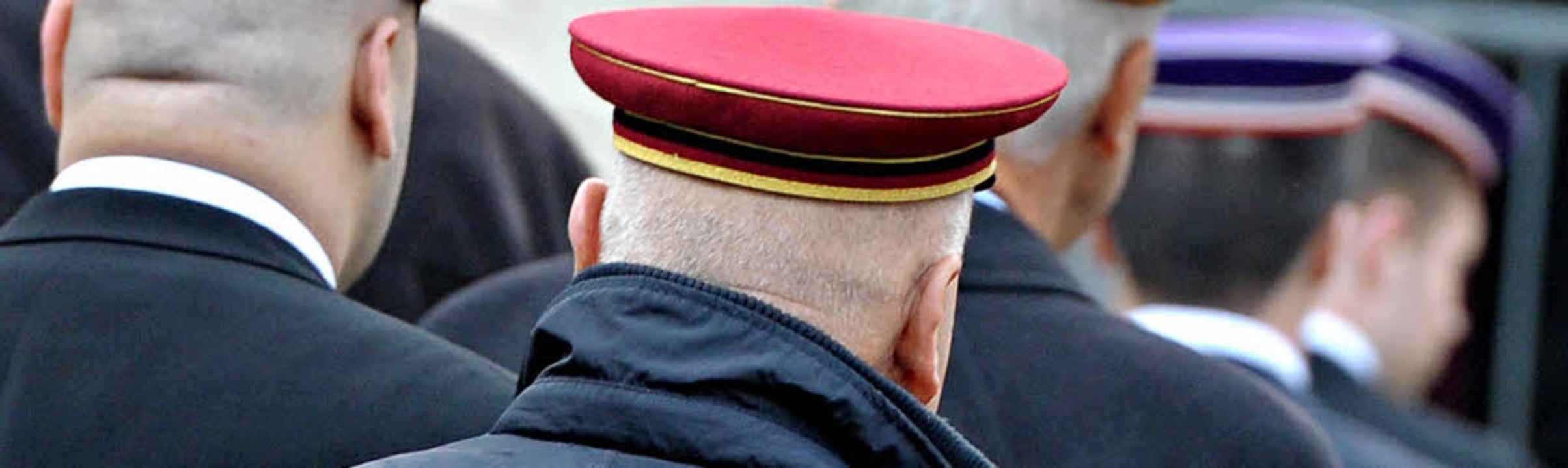 Burschenschaftsvertreter – auch ... geh�rt zwei dieser Vereinigungen an.   | Foto: dpa