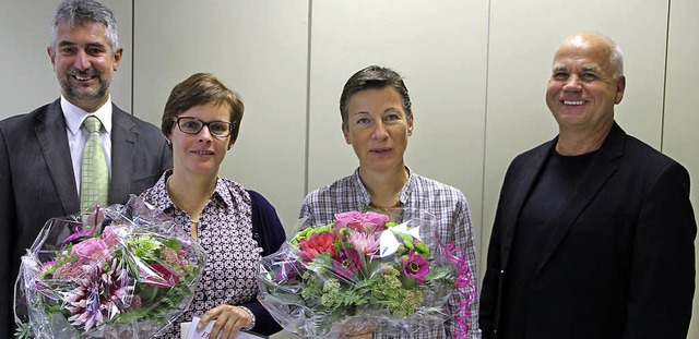 Wehrs Brgermeister Michael Thater als...und Rachel Bche zum Arbeitsjubilum.   | Foto: Susanne Kanele