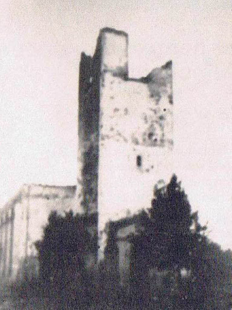 Ruine der am 3. April 1945 zerstrten Weinbrenner-Kirche.