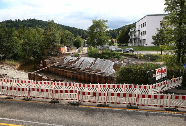 Die Baugrube der knftigen Schutterbrcke im Zuge des Hohbergwegs.   | Foto: christoph breithaupt