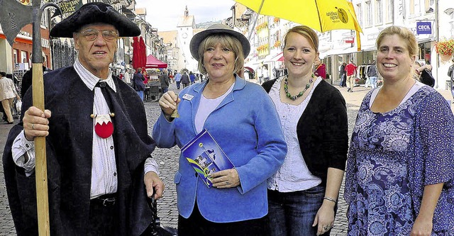 Stadtfhrungen mit Hellebarde, Schirm ... in Waldshut und Tiengen. Bild: Herbst  | Foto: Herbst