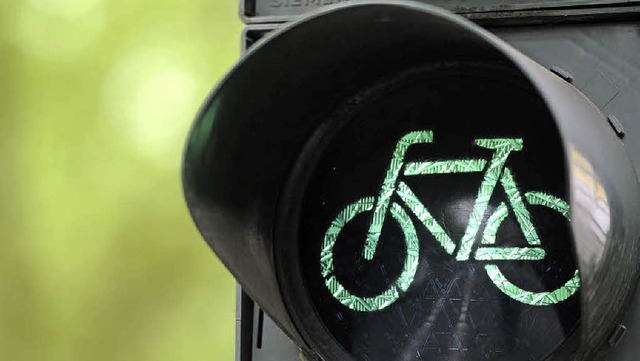 Der Radverkehr soll in Gundelfingen au...rlegt werden und doch sicher bleiben.   | Foto: dpa