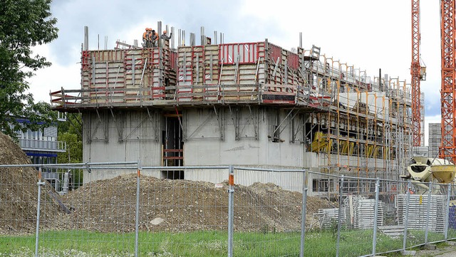Noch  Baustelle:  der Erweiterungsbaus der Badenova an der Tullastrae  | Foto: Ingo schneider