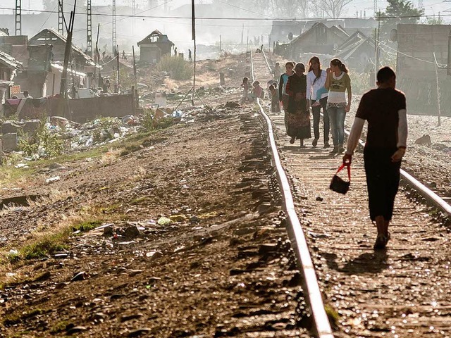 Roma in einem Slum der rumnischen Stadt Baja Mare   | Foto: dpa