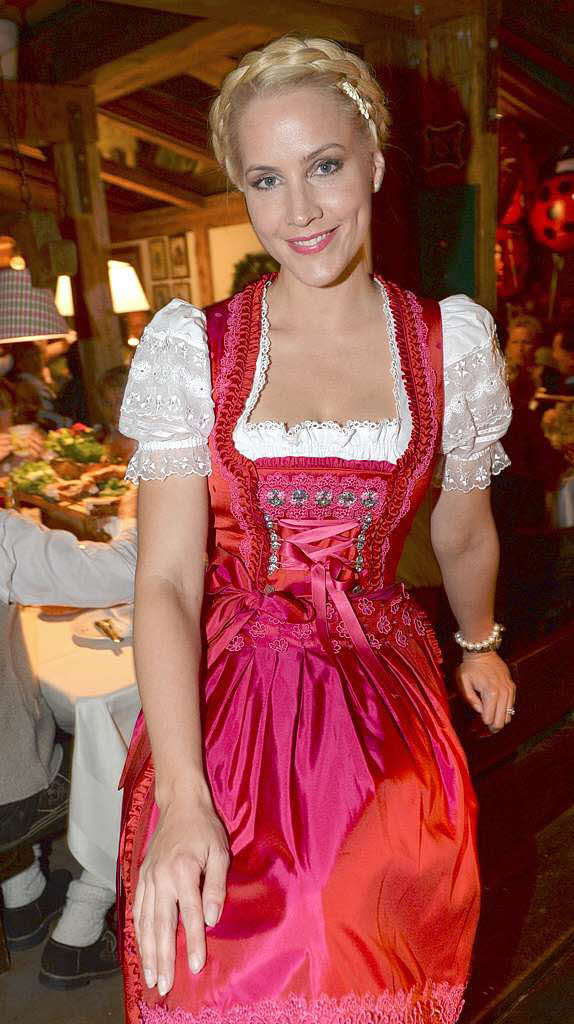 Tageschau-Sprecherin Judith Rakers im Käferzelt. Tageschau-Sprecherin Judith Rakers im Käferzelt.