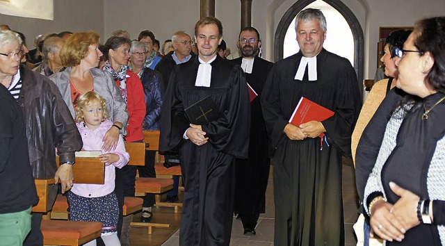 Weisweil hat wieder einen Pfarrrer: Ke...ne (rechts) und Pfarrer Martin Haler.  | Foto: Ilona Hge