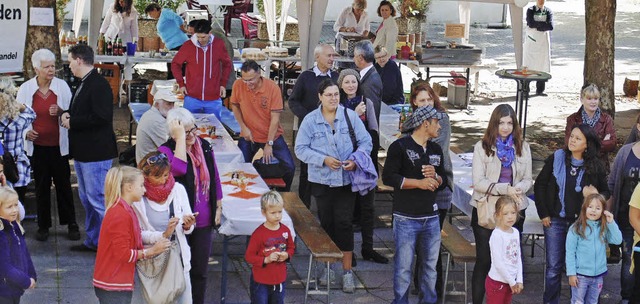 Mit einem Volksfest feierte der Weltladen in Wehr sein fnfjhriges Bestehen.  | Foto: michael gottstein