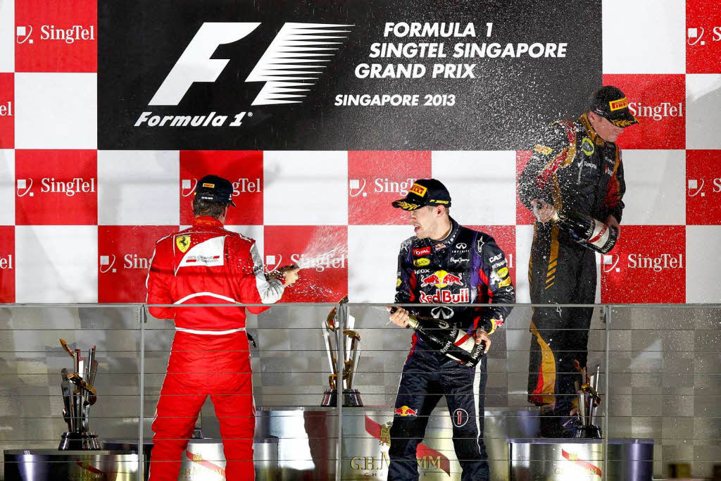 24 Stunden vor der Dusche mit Verkstigung auf dem Siegerpodium in Singapur stand hinter seinem Start beim Formel-1-Nachtrennen noch ein dickes Fragezeichen.