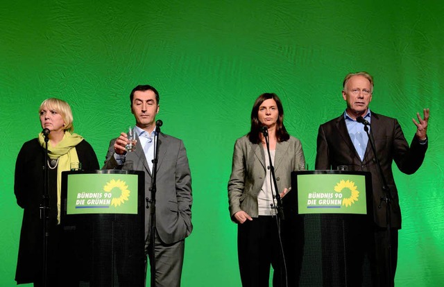 Lange Gesichter bei der Pressekonferen...Trittin (r) und Katrin Gring-Eckardt.  | Foto: dpa