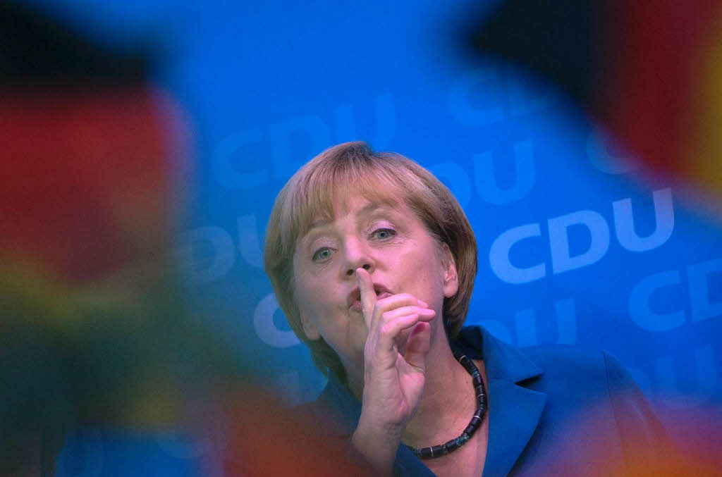 Bitte Ruhe! Angela Merkel hat die CDU weiter spielend im Griff.