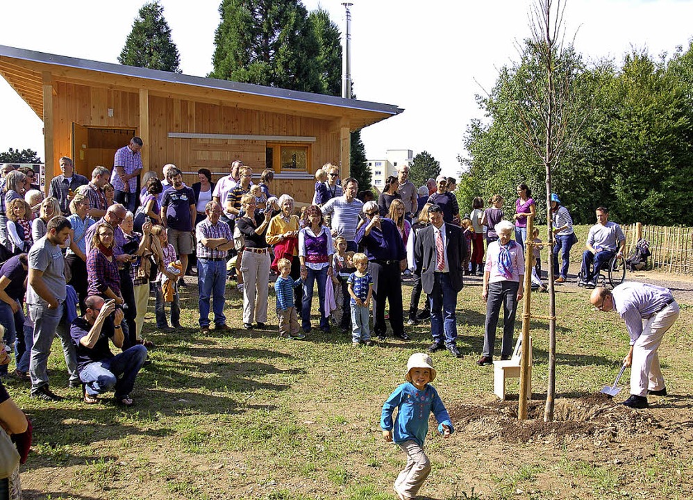 Zu Ehren des Gründers von &#8222;Aktio...inde beim Waldkindergarten gepflanzt.   | Foto: Helena Kiefer